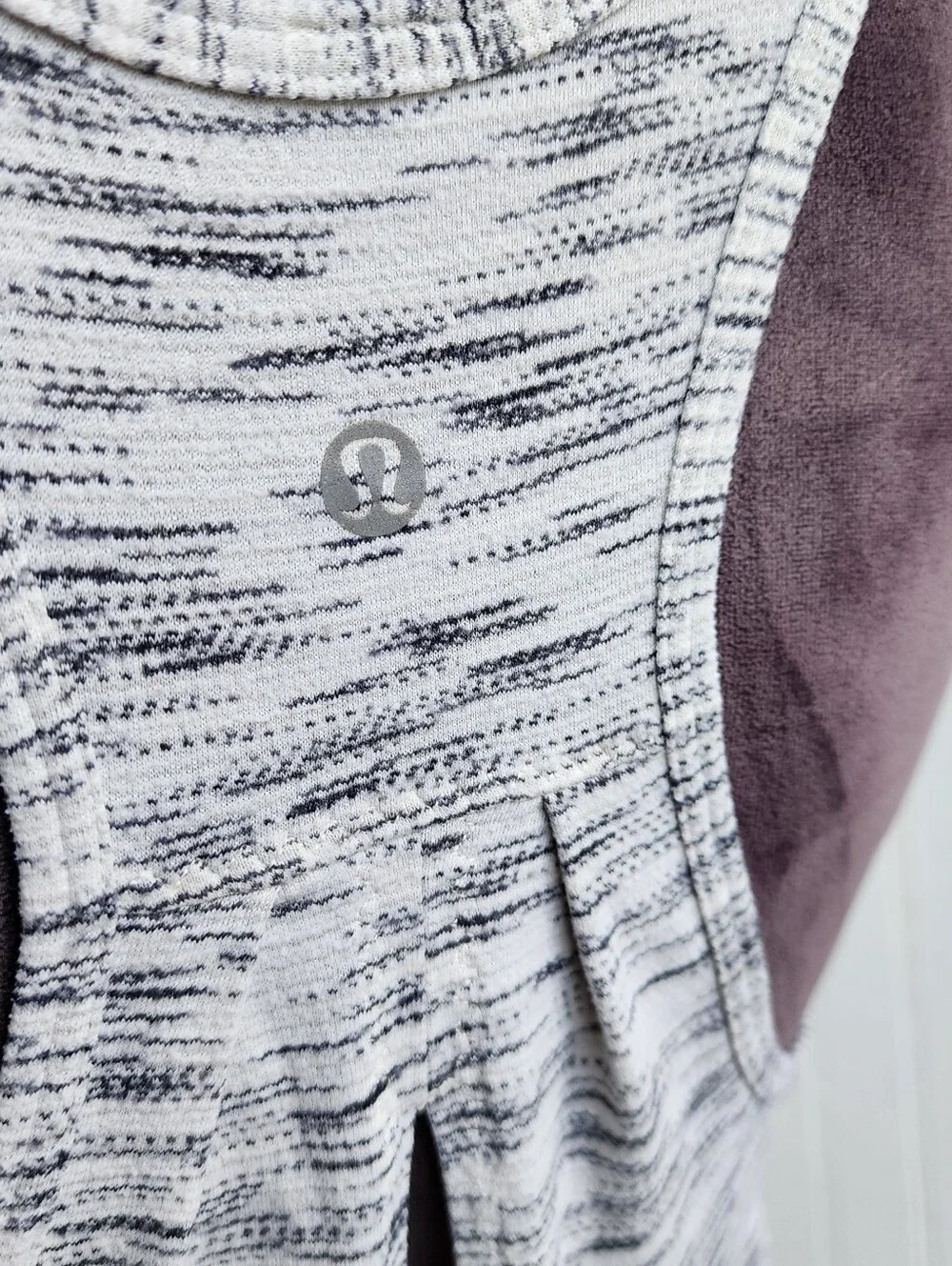 Lululemon Split Back Racerback Tank Ivory Gray Size 4 Sleeveless Yoga Tie Back